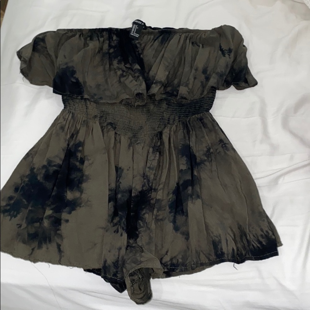 military green cute jump suit!